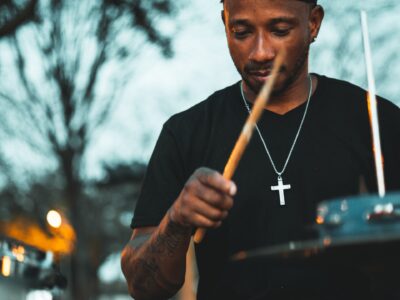 chris-bulilan-1oJMdG-rrH0-unsplash Organise a music concert for Challenge 20