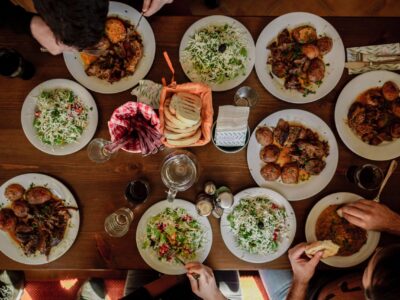 stefan-vladimirov-Q_Moi2xjieU-unsplash Host a dinner party